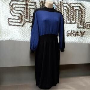 Vintage St. John by Marie Gray Santana Knit Dress 1990s Colorblock Blue & Black